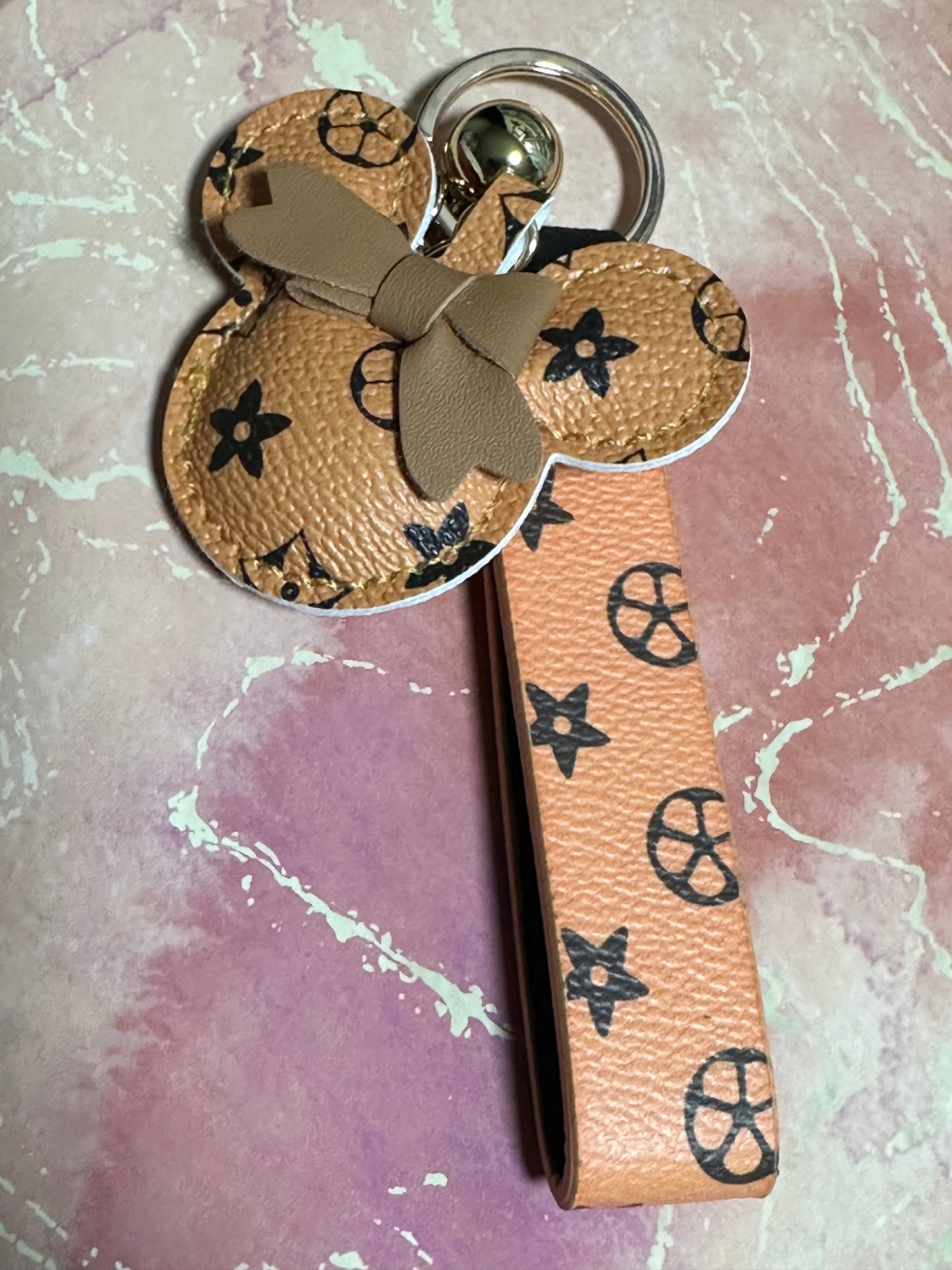 Fashion leather keychain and bag charm, luxury mouse keychain, Bag decorations, Key holder, Gift for her.