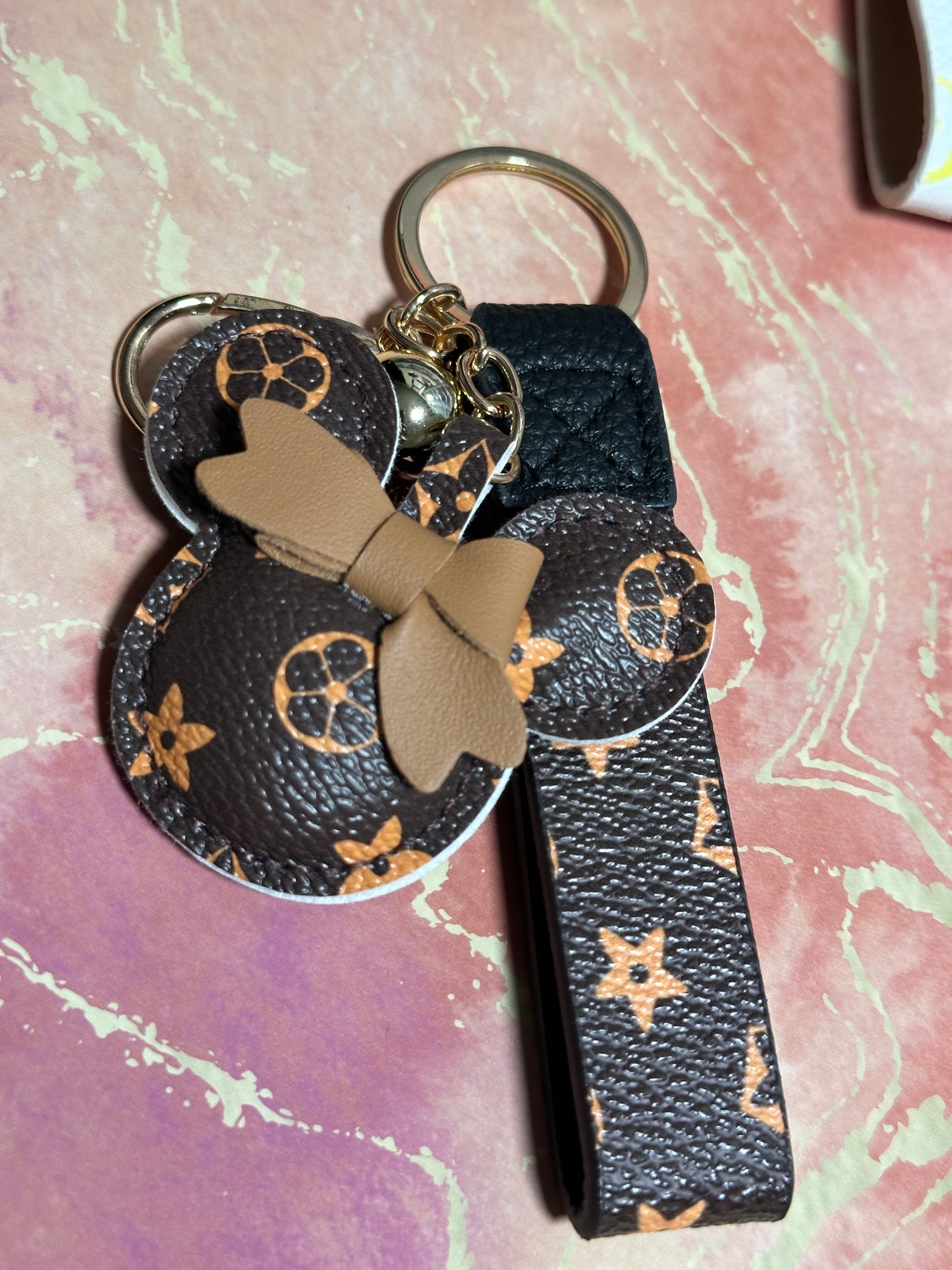 Fashion leather keychain and bag charm, luxury mouse keychain, Bag decorations, Key holder, Gift for her.